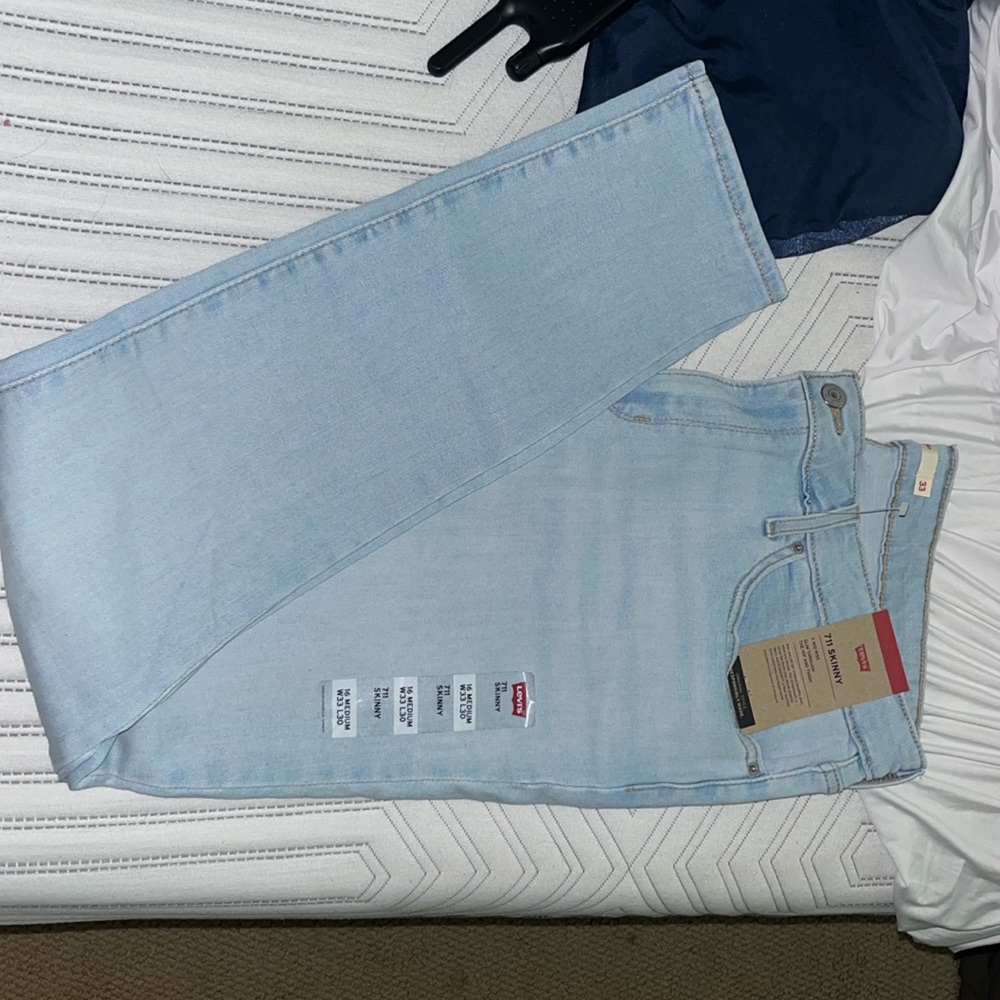 711 Skinny Levi’s